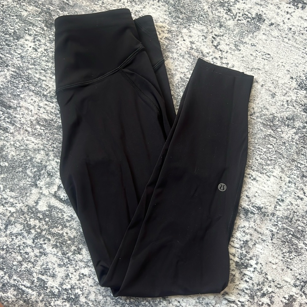 Black lulu lemon leggings (base pace)